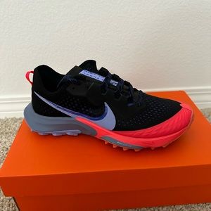 Women’s Nike Air Zoom Terra Kiger 7 Size 8